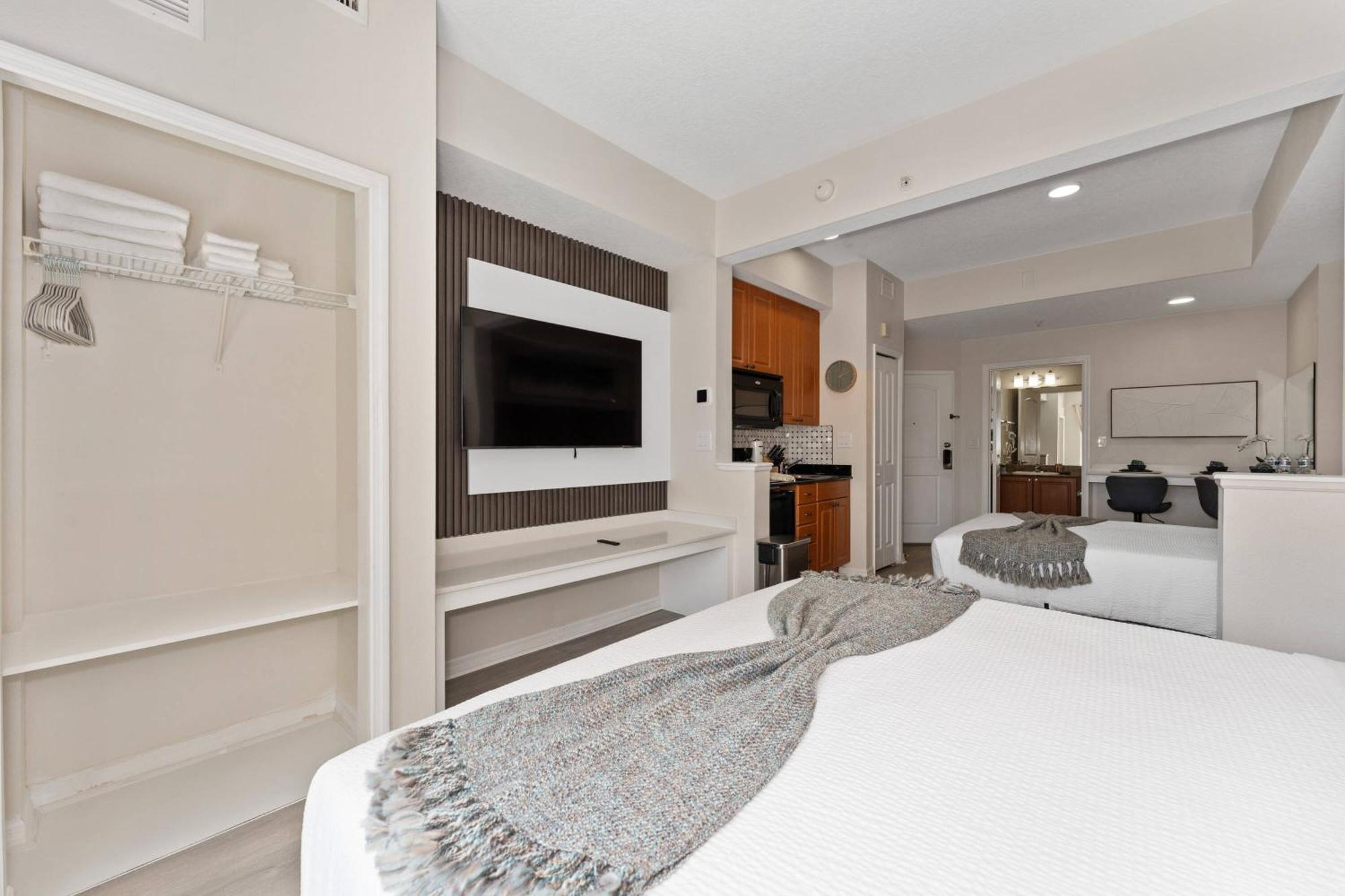 King Queen Spacious Near Universal * Orlando