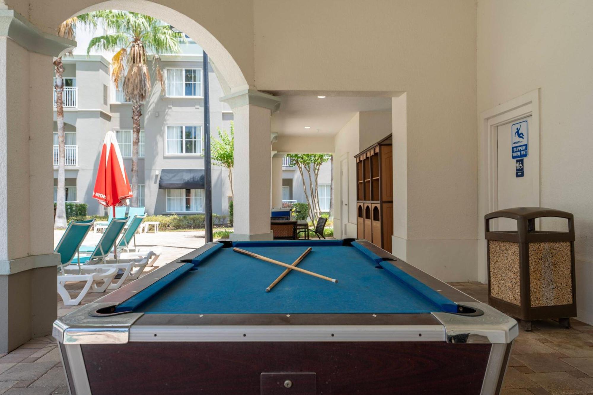 King Queen Spacious Near Universal Holiday home *