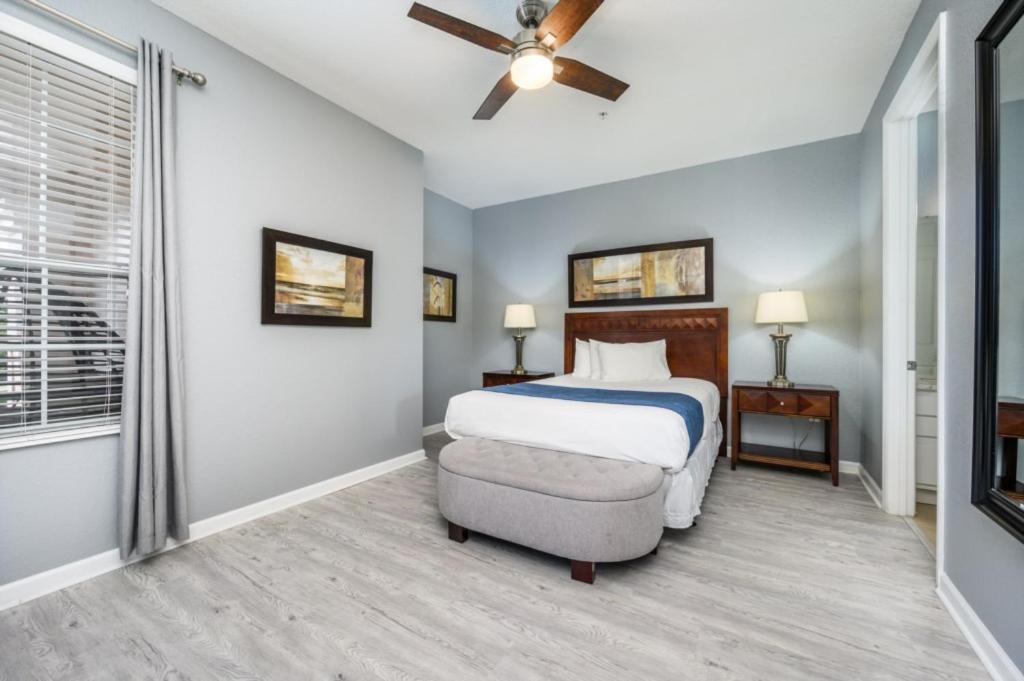 Newly Renovated Premium Condo, Vista Cay - 2002 Apartment