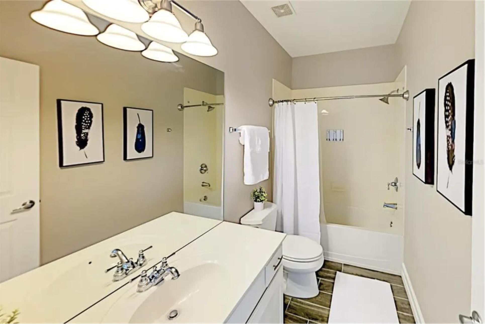 Holiday home Beautiful Family Townhome, Near The Parks - 8000-104