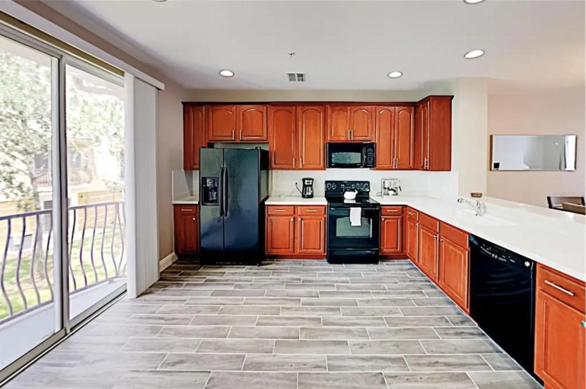 Beautiful Family Townhome, Near The Parks - 8000-104