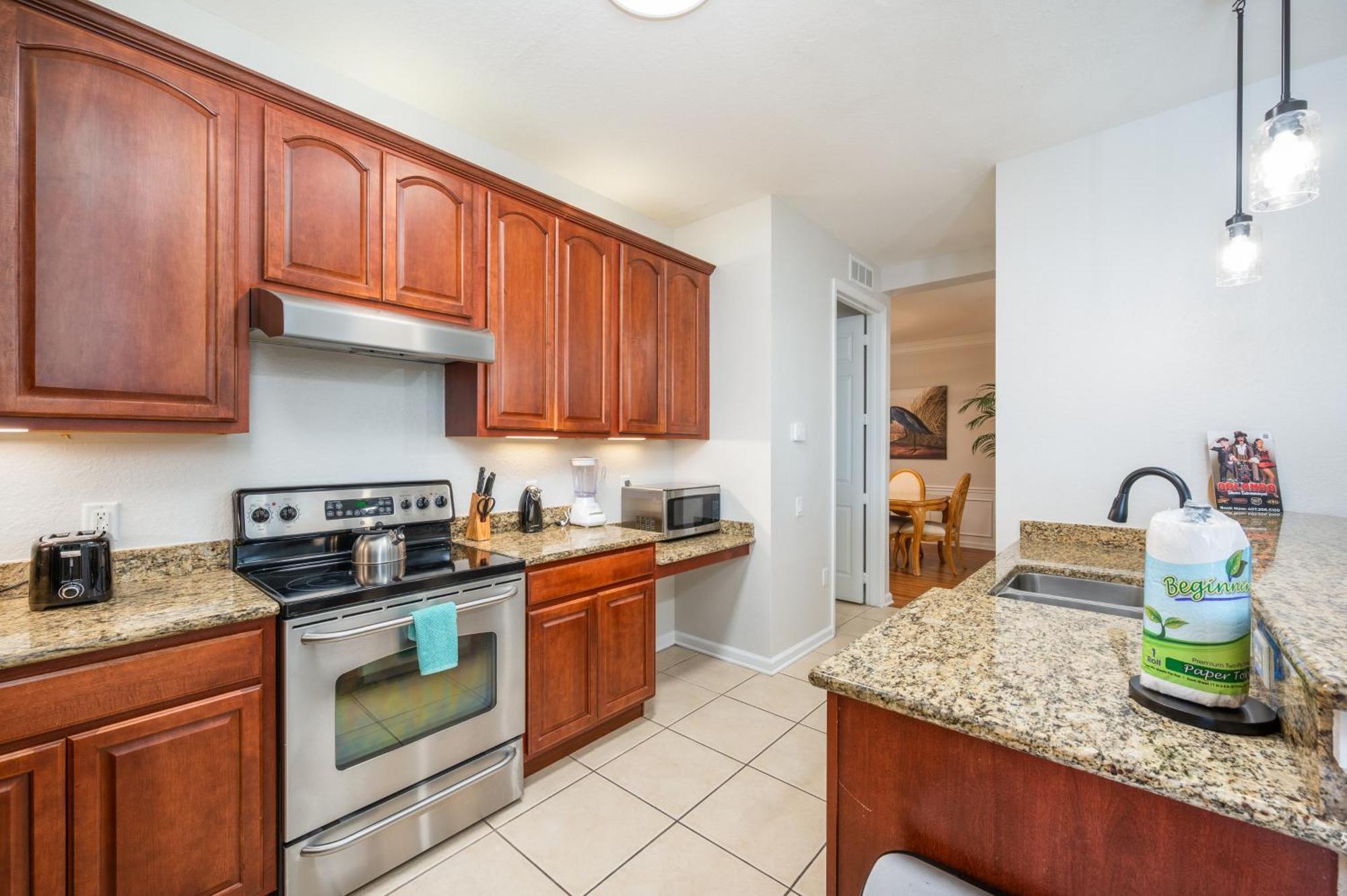 Beautiful Lakeview Condo, New Listing -1024 *