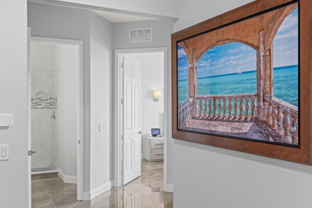 Apartment Luxury Lakeview Penthouse, Vista Cay 1025 *