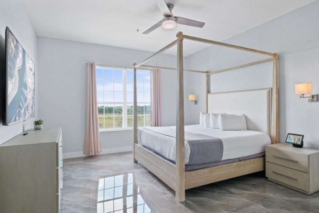 Luxury Lakeview Penthouse, Vista Cay 1025 Apartment Orlando