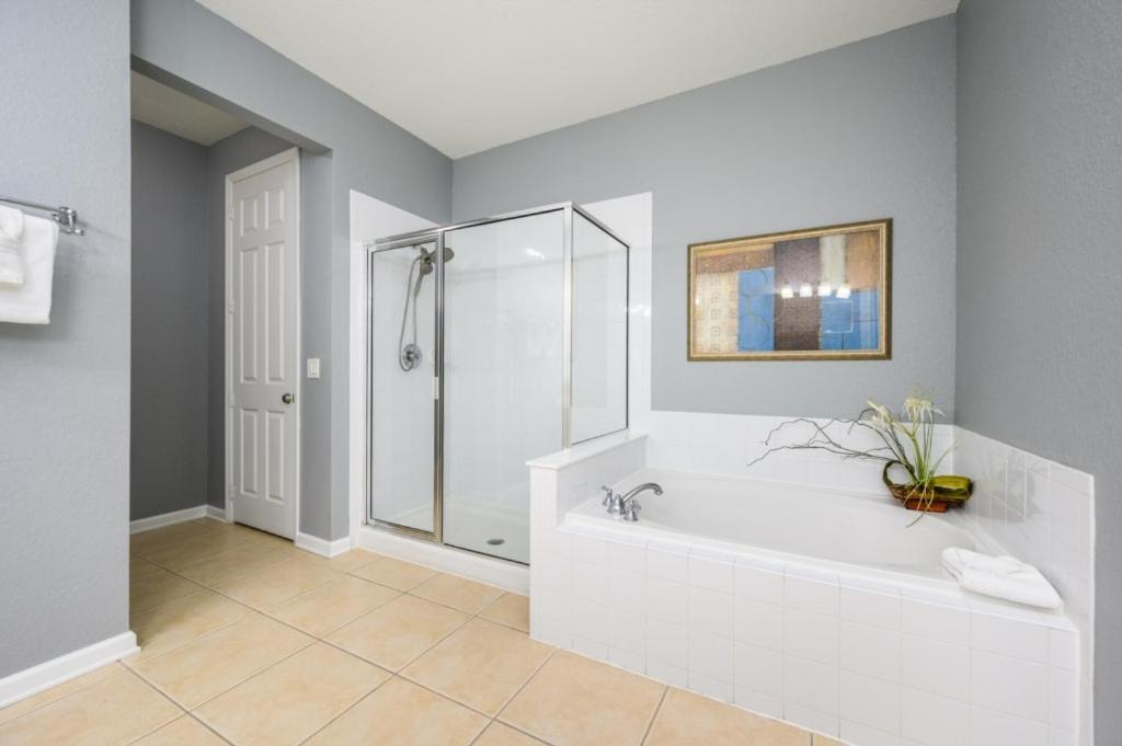 Newly Renovated Premium Condo, Vista Cay - 2002 * Orlando
