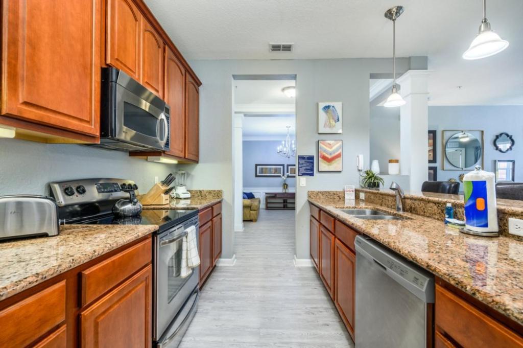 Newly Renovated Premium Condo, Vista Cay - 2002 Apartment
