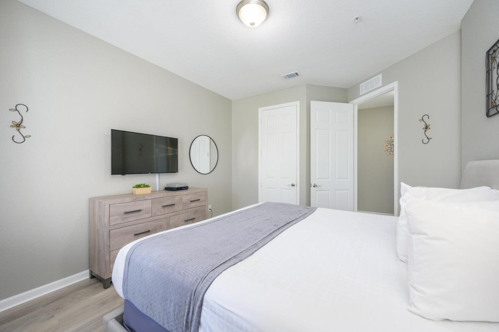 Beautiful Epic Universe Condo, Vista Cay - 1004 *