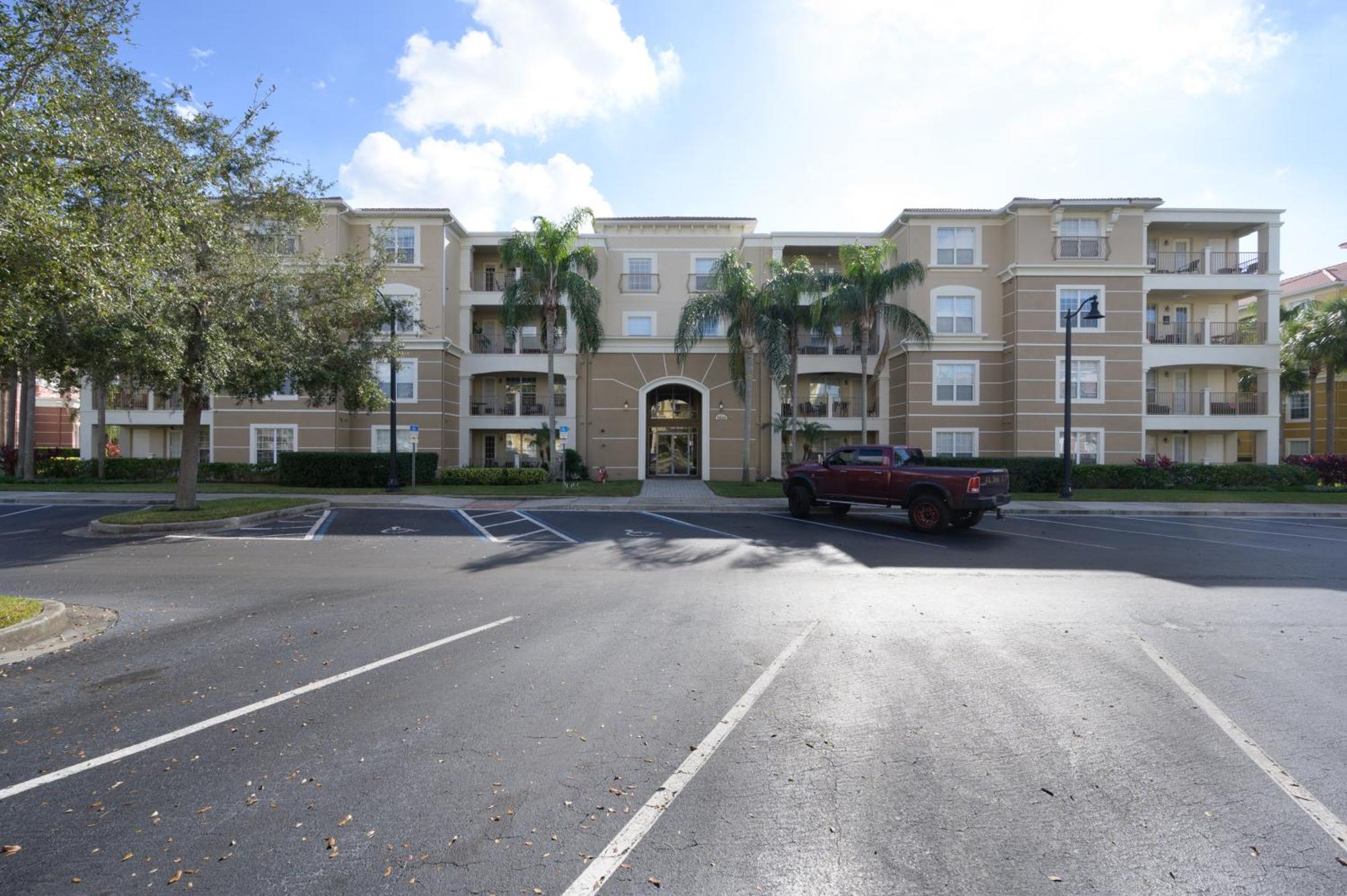 Beautiful Epic Universe Condo, Vista Cay - 1004