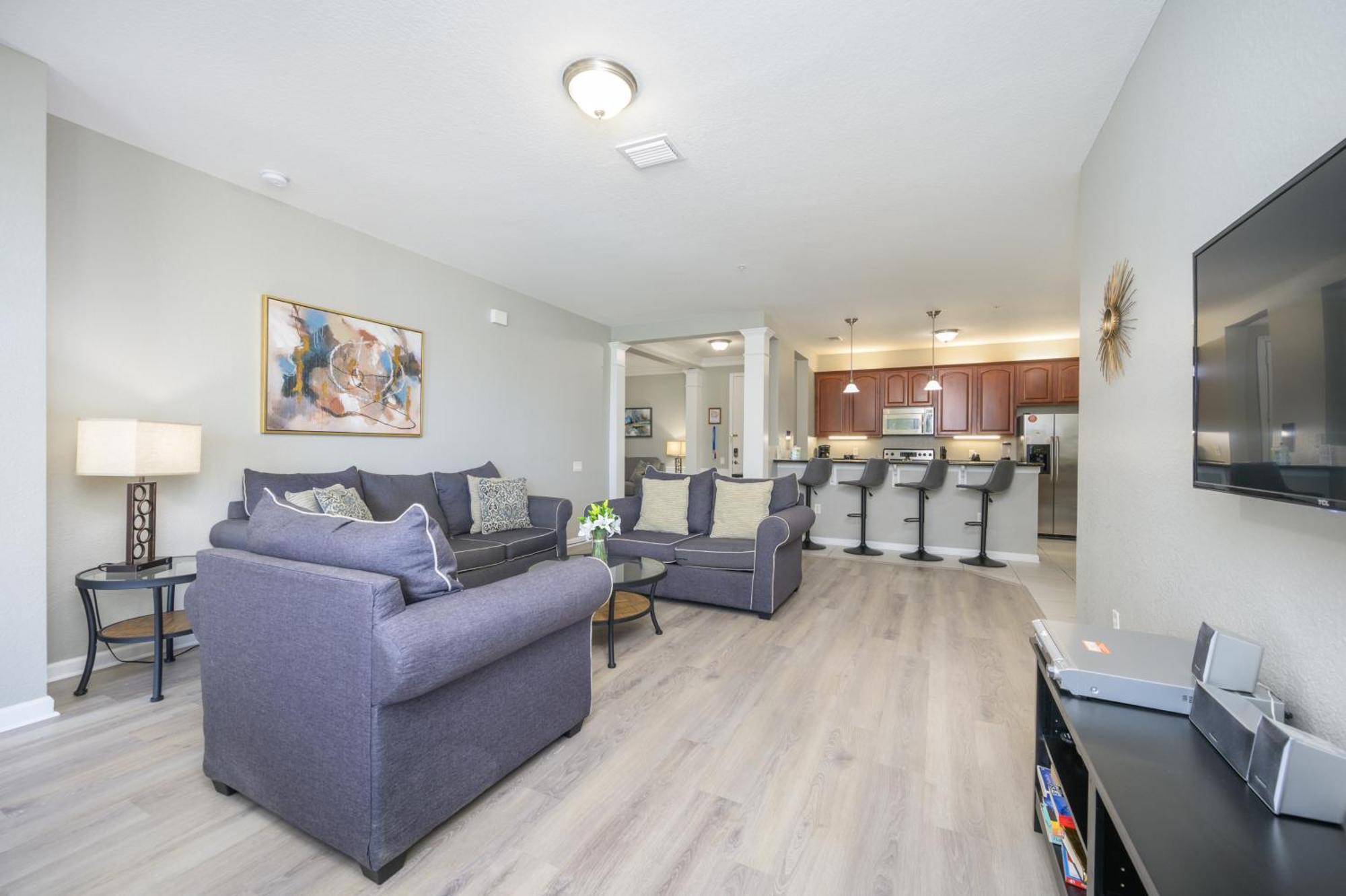 Beautiful Epic Universe Condo, Vista Cay - 1004