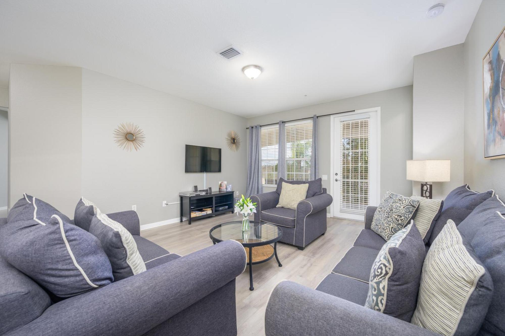 Beautiful Epic Universe Condo, Vista Cay - 1004