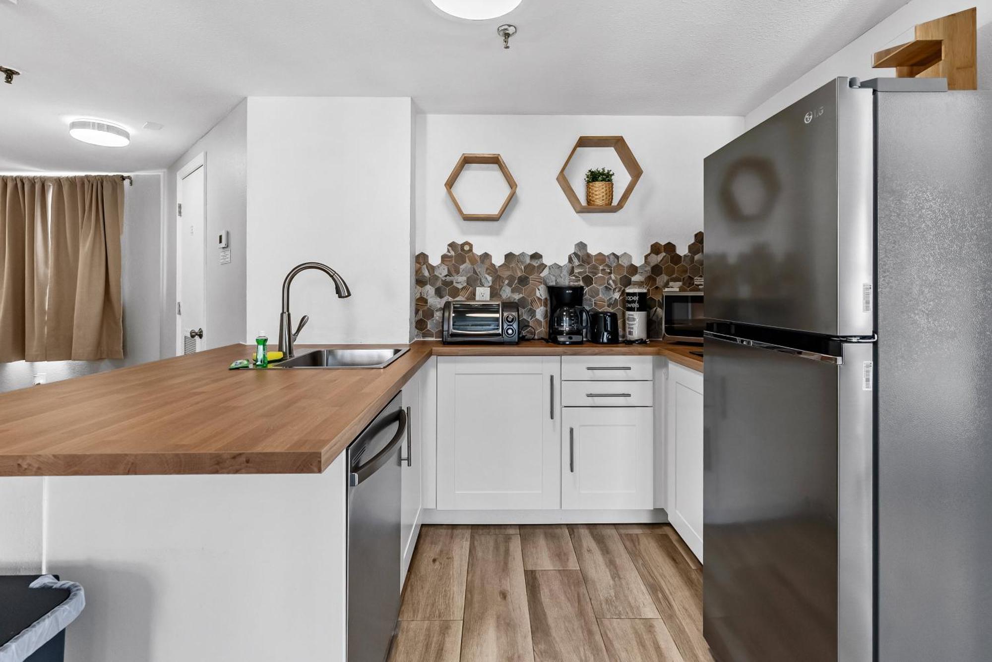 New Amazing 2 Bedrooms Nex To Universal Apartment