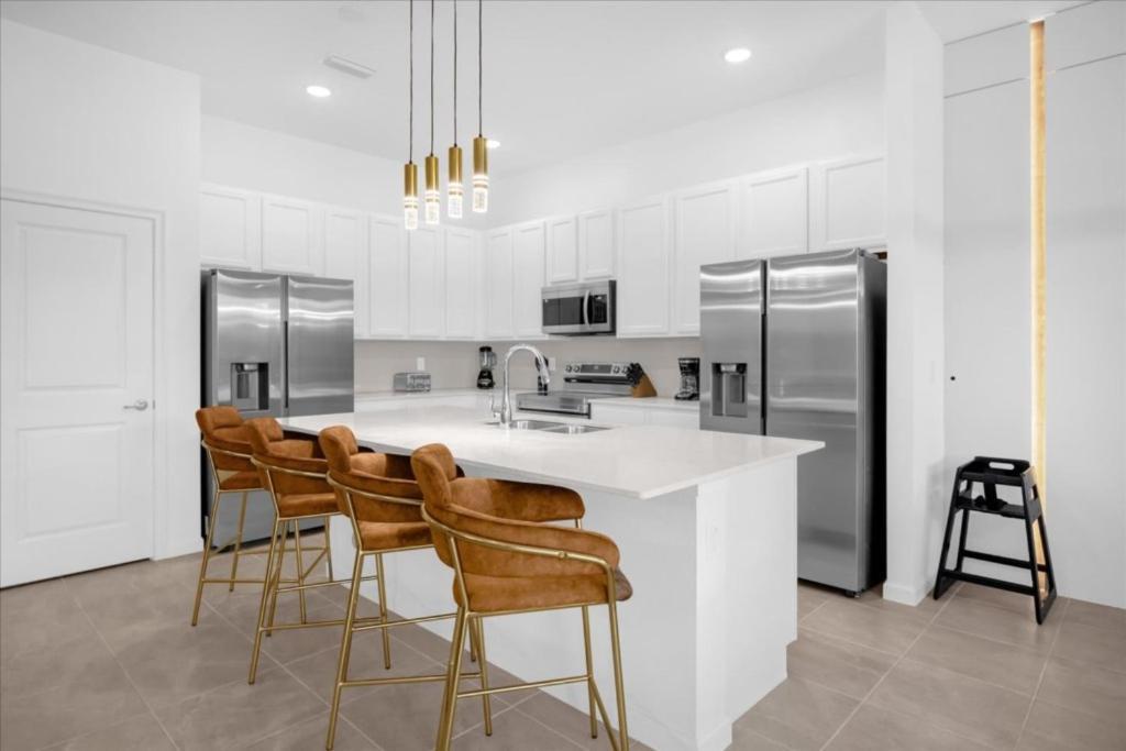 10 Bedrooms - 9 Bathroom - Paradiso 5767hs *