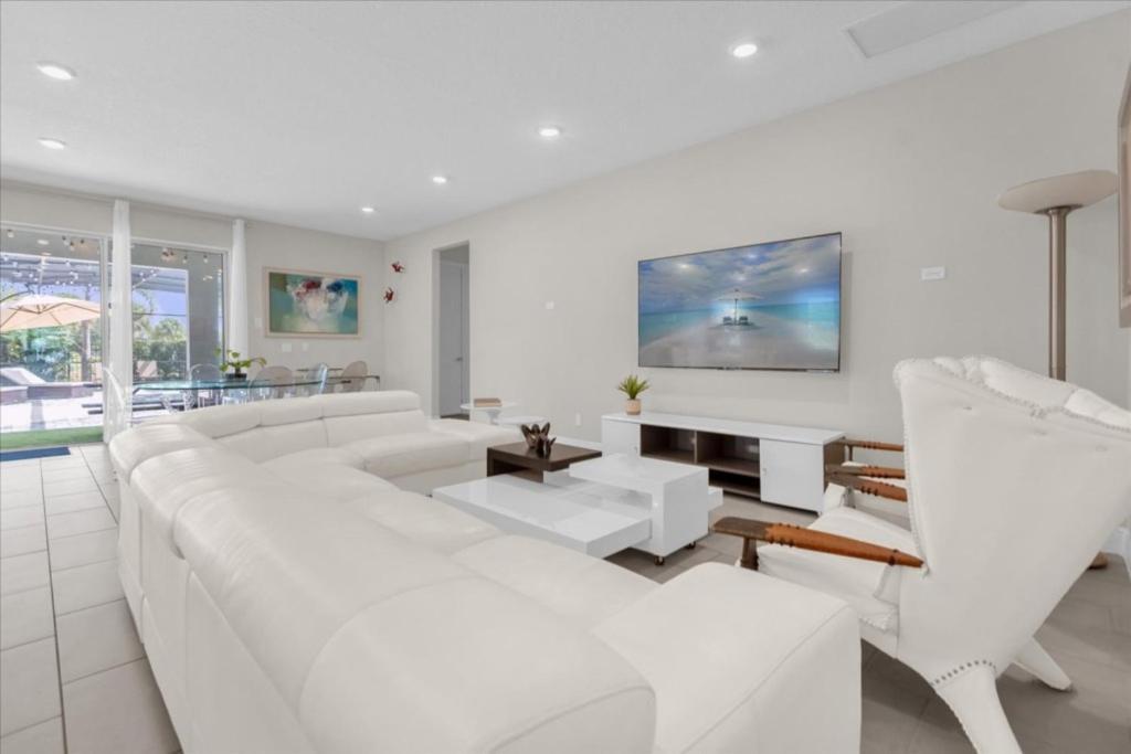 Holiday home 10 Bedroom- 10,5 Bathroom- Encore 205ss
