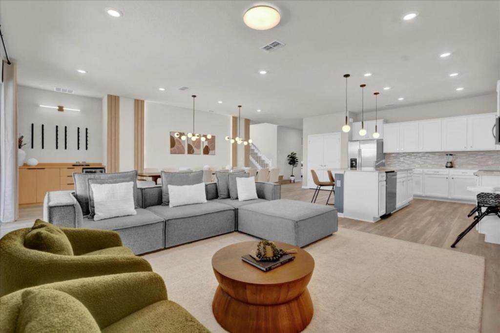 10 Bedrooms - 8 Bathrooms - Windsor Cay 16001cc Holiday home Orlando