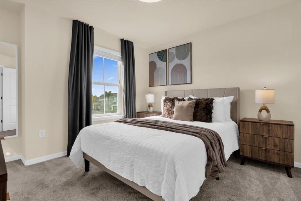 7 Bedrooms - 5,5 Bathrooms - Windsor Cay 16203tw
