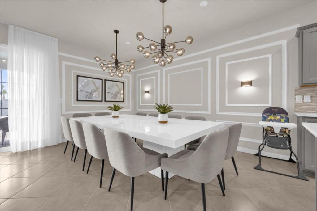 10 Bedrooms- 8 Bathrooms- Windsor Cay 16212sm Orlando