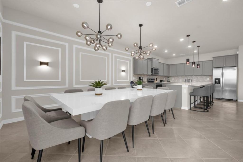 Holiday home 10 Bedrooms- 8 Bathrooms- Windsor Cay 16212sm Orlando