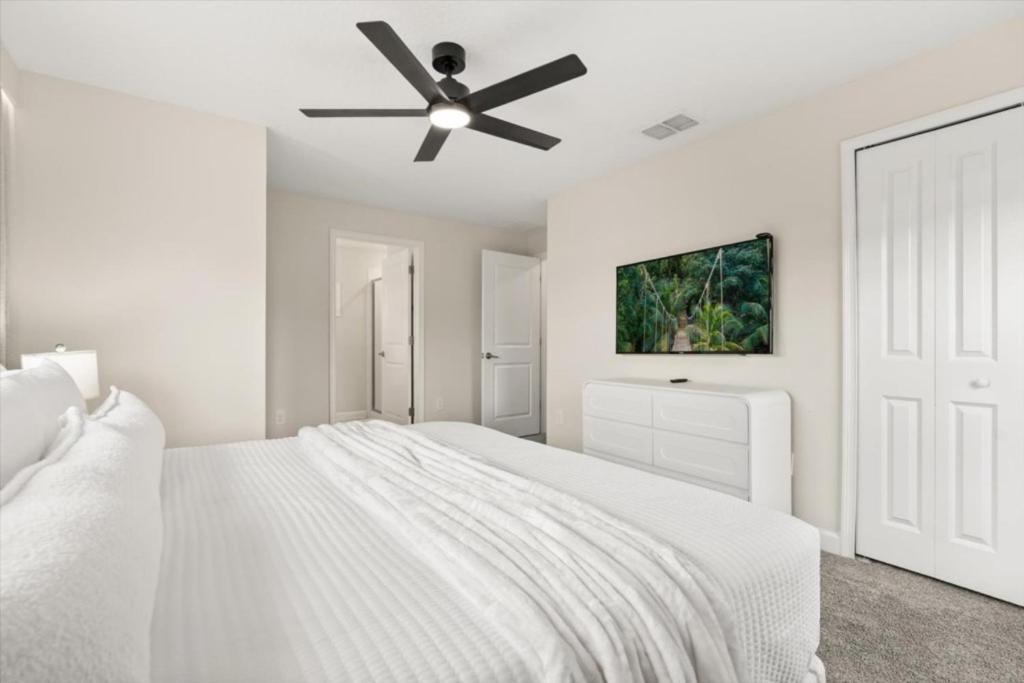 5 Bedrooms - 4 Bathrooms - Storey 4814 Rc Holiday home