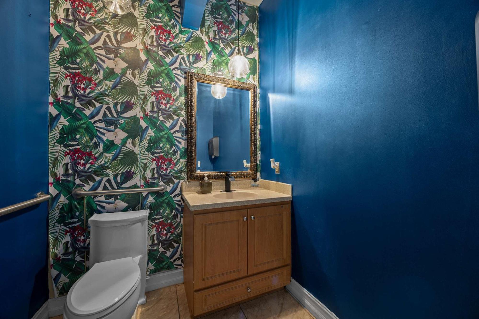 Banana Leaf Villa-vintage Vibes- King Holiday home *