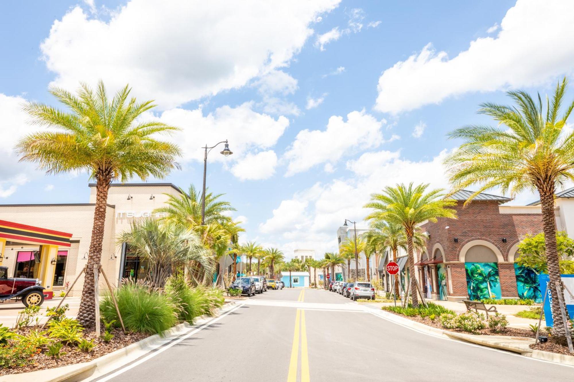 Sky Blue And Palm Trees Near With Margaritaville Island H2o Access - 8071kd Holiday home *