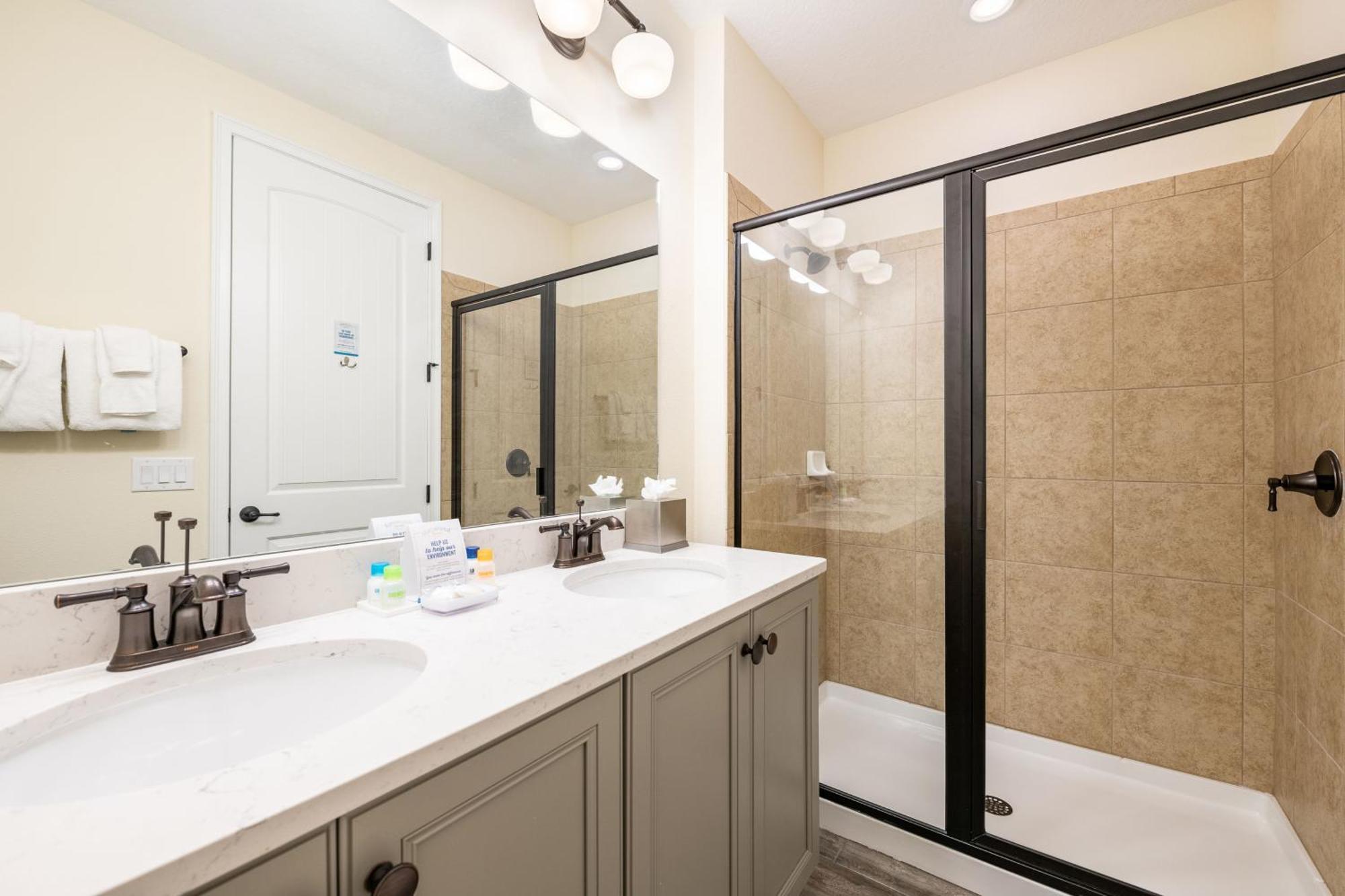 Bright Airy Near With Margaritaville Island H2o Access - 8008ls *