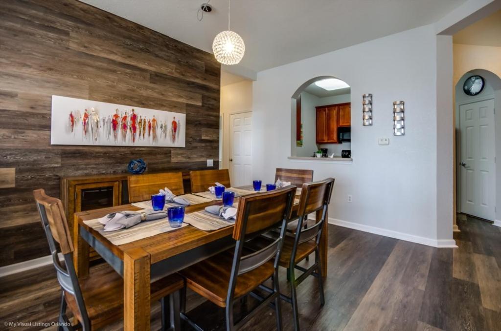 Beautiful Modern Vista Cay Condo, Near Parks-3025 Orlando