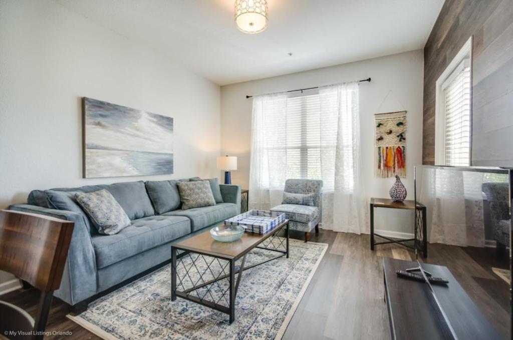 Beautiful Modern Vista Cay Condo, Near Parks-3025 Orlando