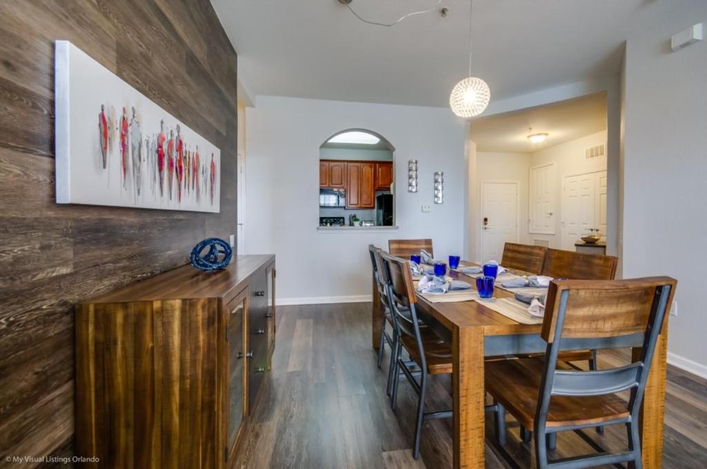 Beautiful Modern Vista Cay Condo, Near Parks-3025 Orlando