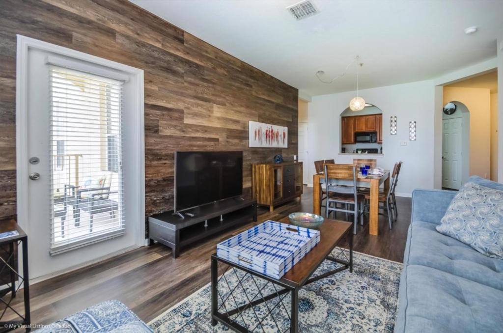 Apartment Beautiful Modern Vista Cay Condo, Near Parks-3025 Orlando