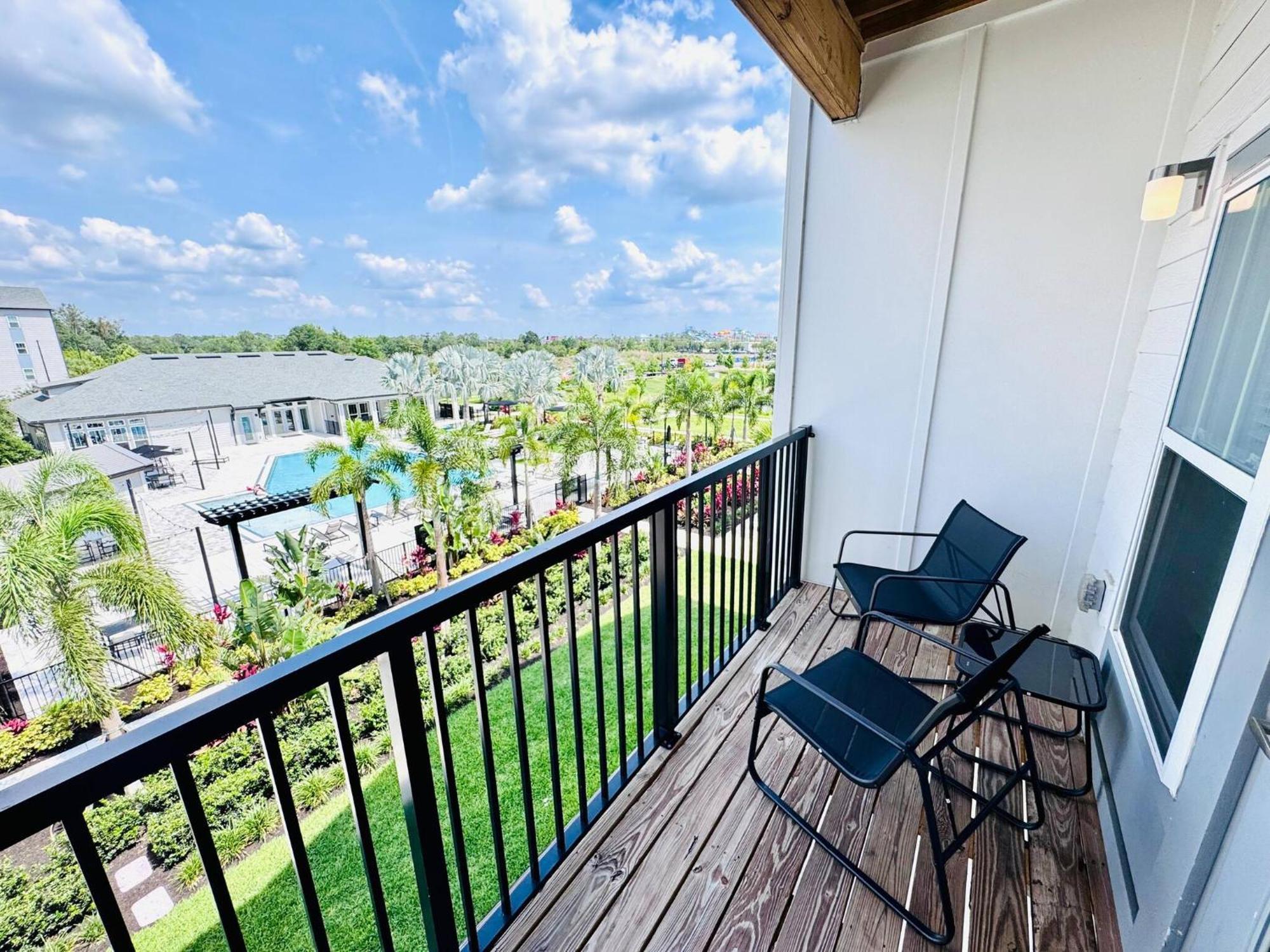 Apartment Complete King W Pool View & Gym Pet Friendly Near Parks
