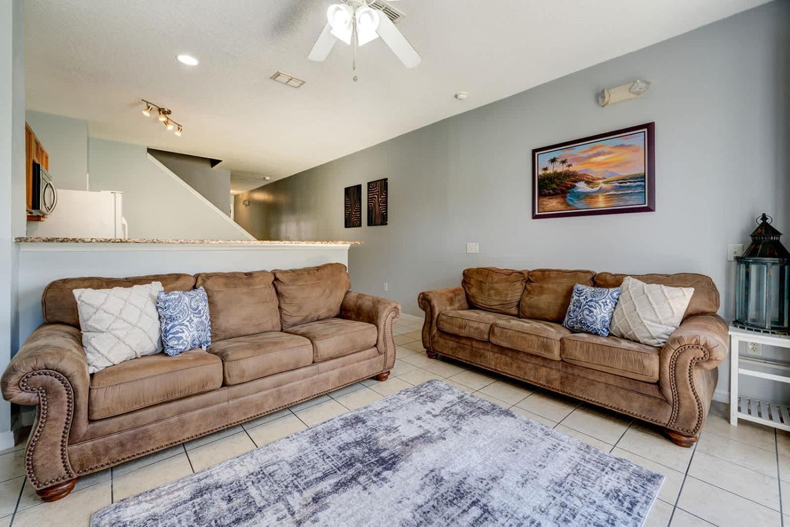Comfy Townhome Minutes From
