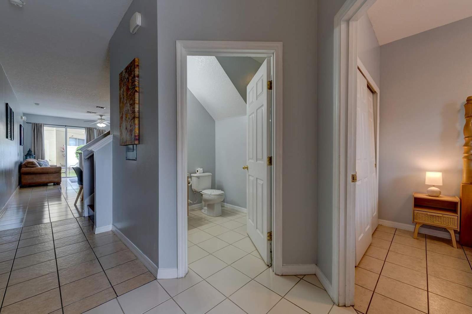 Comfy Townhome Minutes From * Orlando