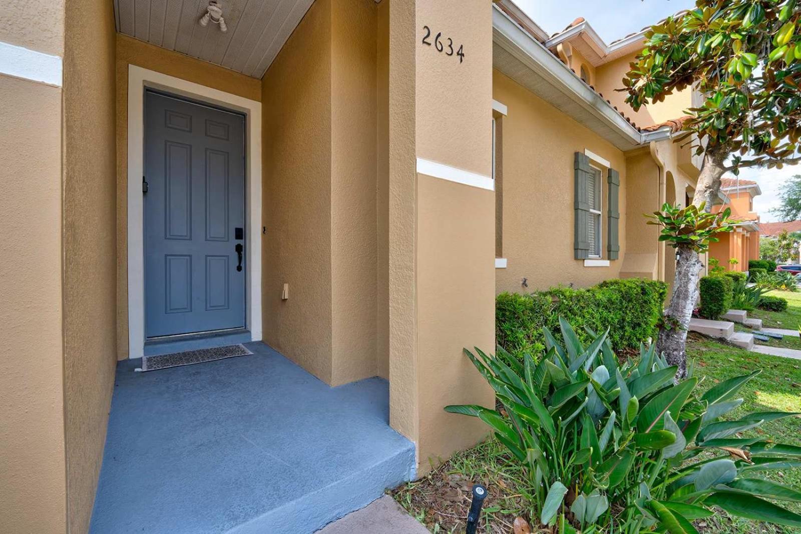 Comfy Townhome Minutes From * Orlando