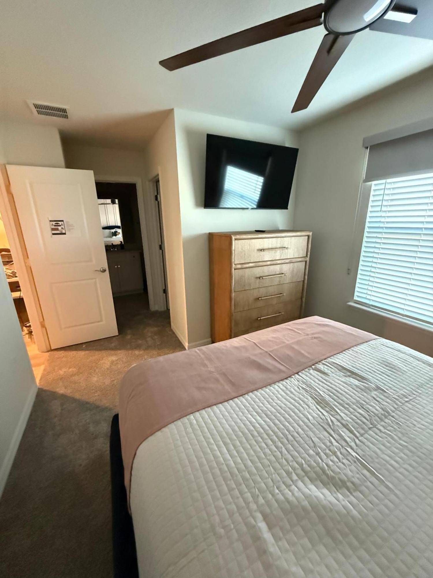10 Bedroom Home, Themed Rooms, Private Pool, In New Windsor Cay Orlando