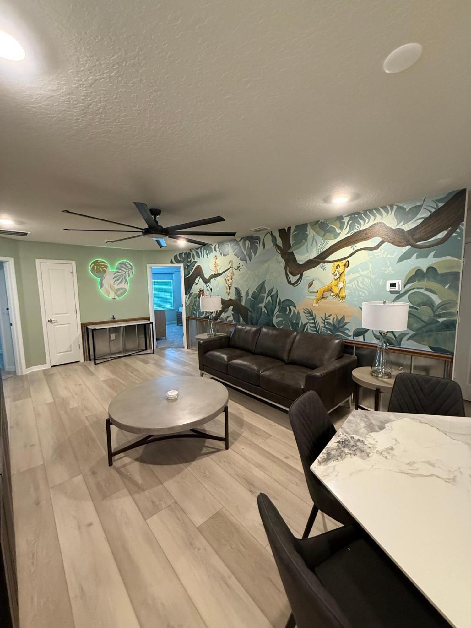 Holiday home 10 Bedroom Home, Themed Rooms, Private Pool, In New Windsor Cay *