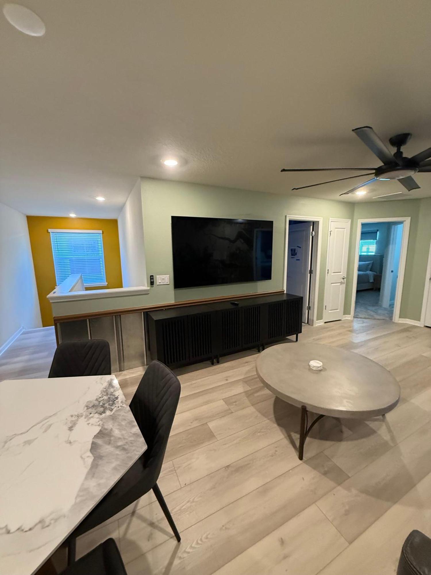 Holiday home 10 Bedroom Home, Themed Rooms, Private Pool, In New Windsor Cay Orlando