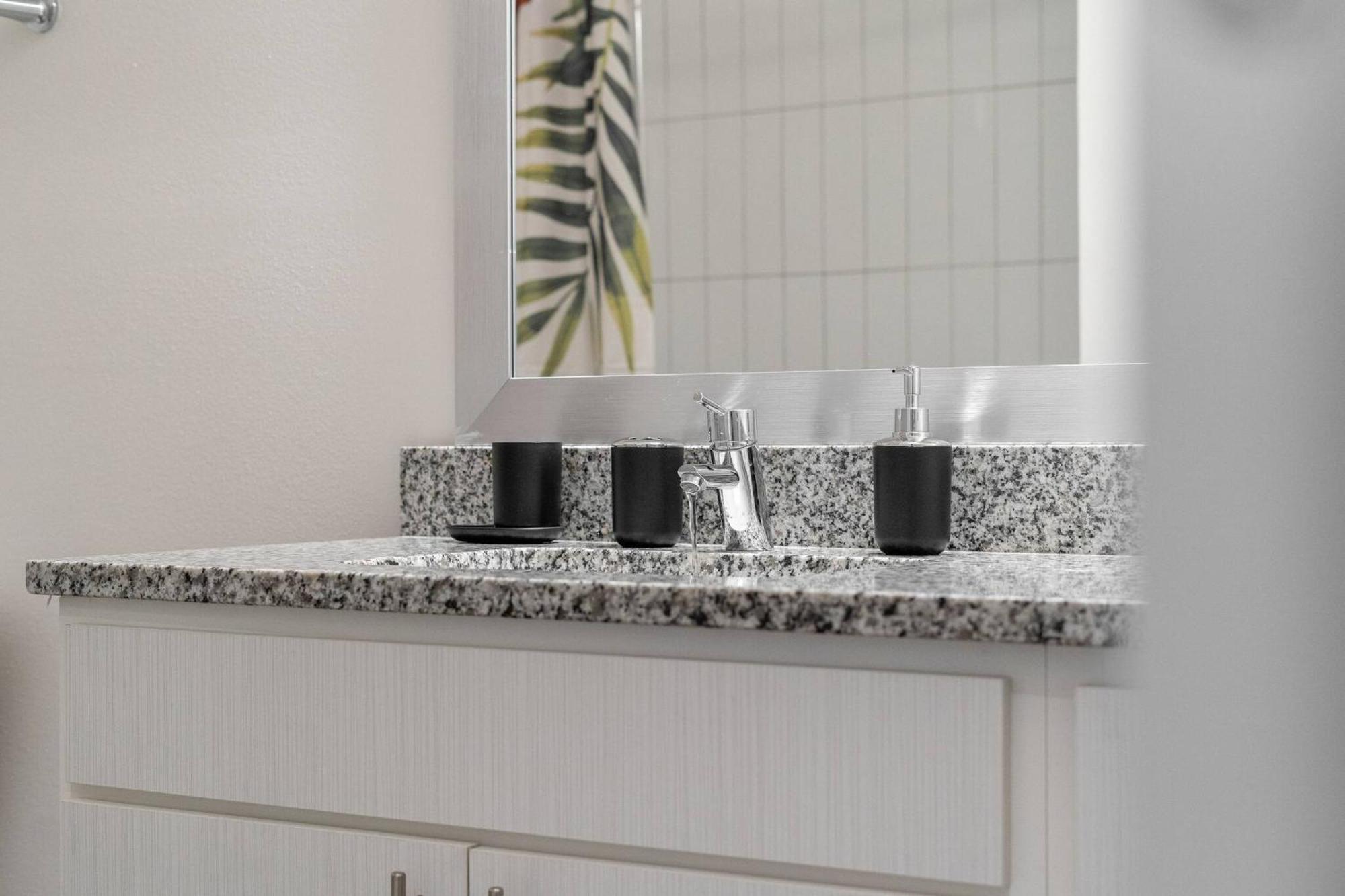 Complete Stylish King Near Parks Amenities Pet Ok