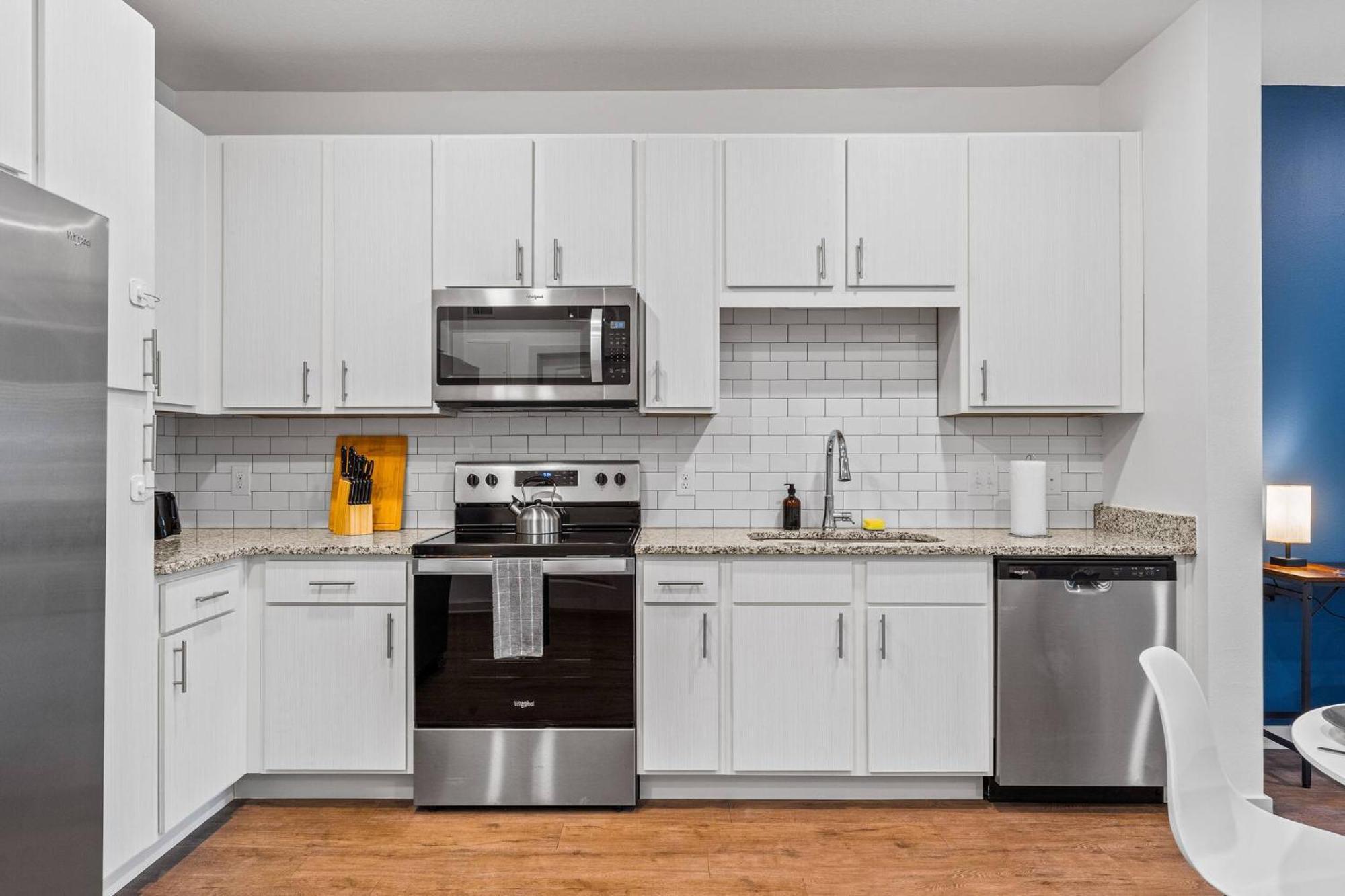 Complete Stylish King Near Parks Amenities Pet Ok Orlando