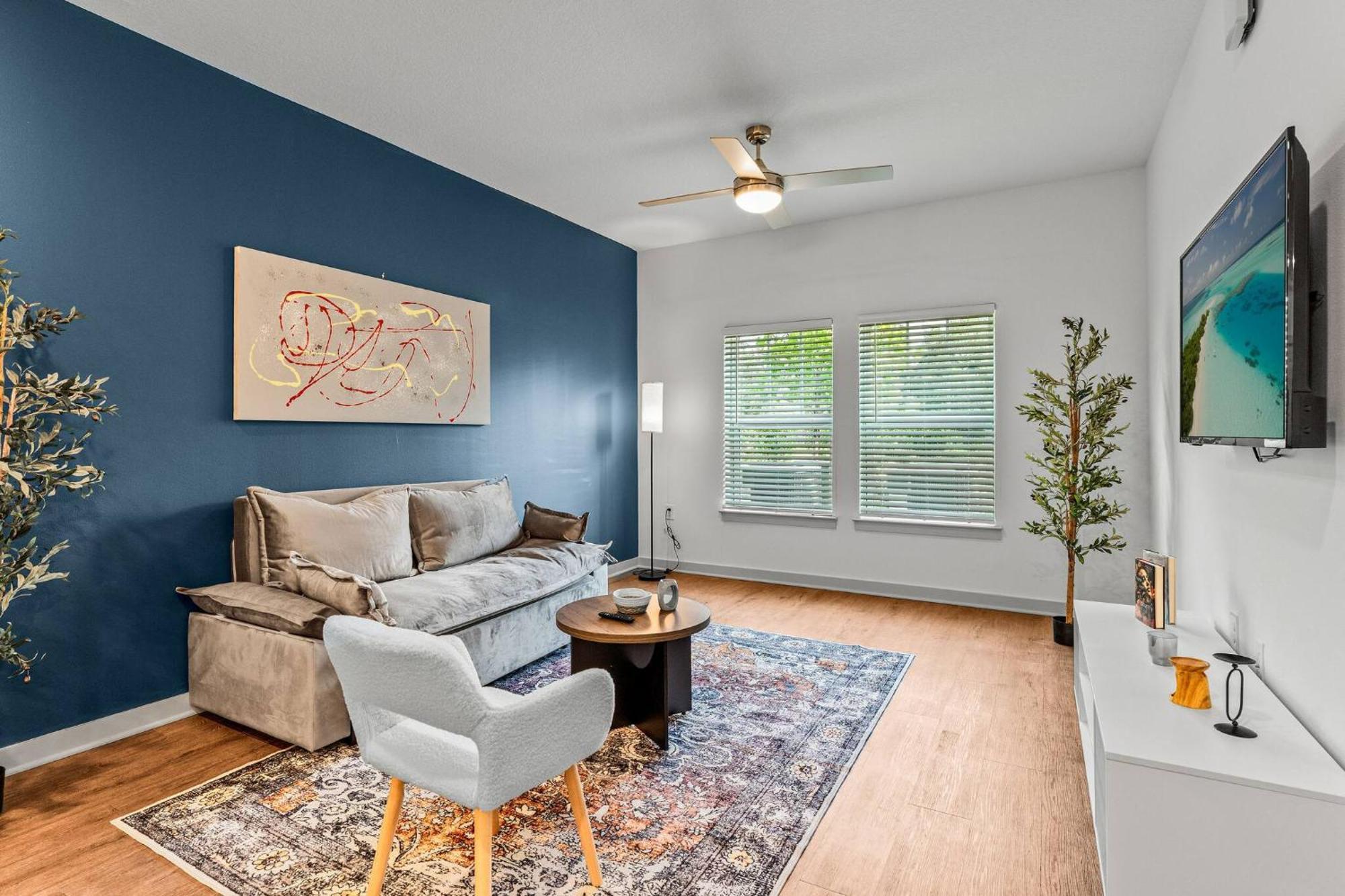 Complete Stylish King Near Parks Amenities Pet Ok * Orlando
