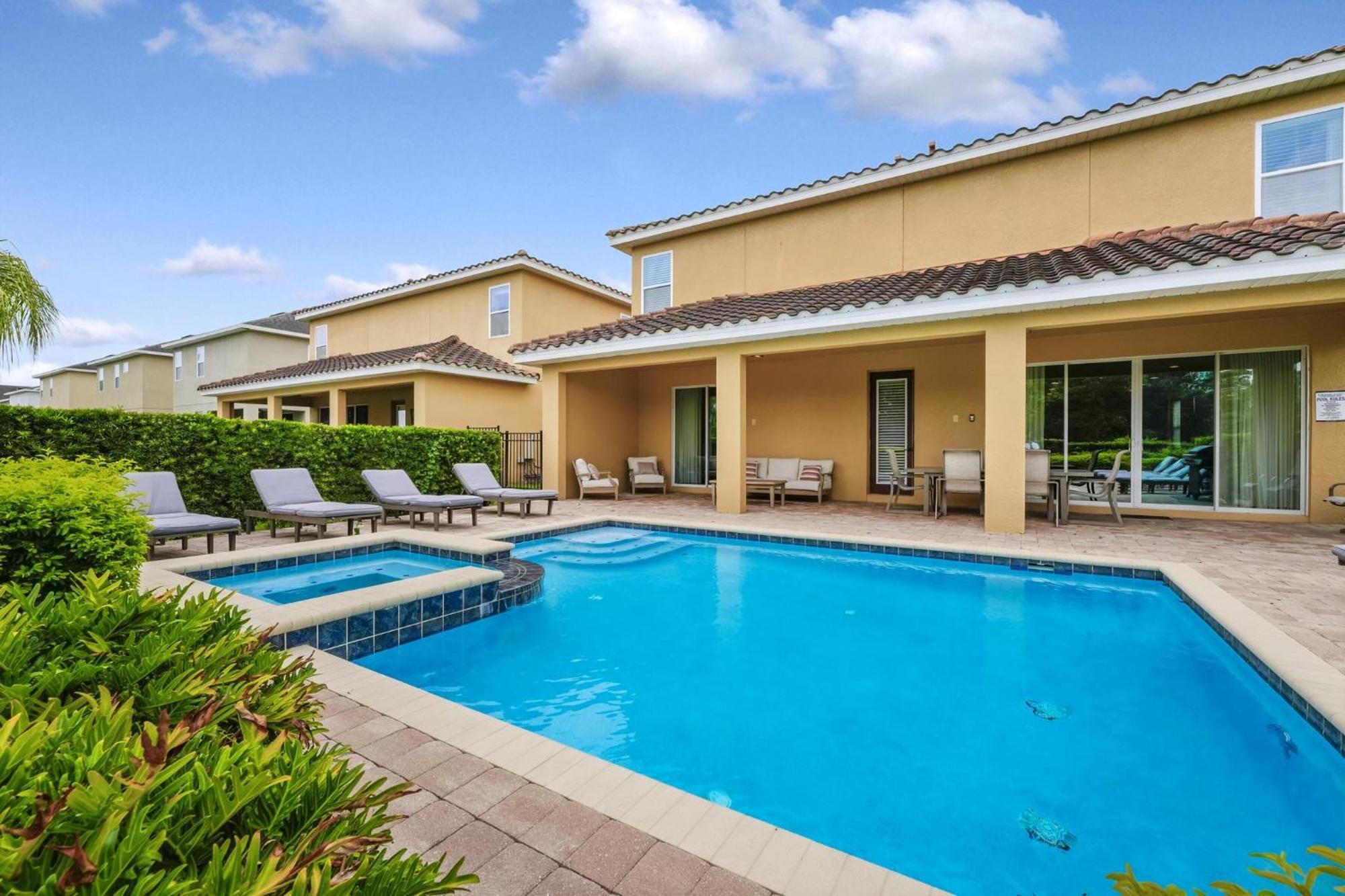 Grand Near With Private Pool And Water Park Access At Encore Reunion - 7519mr