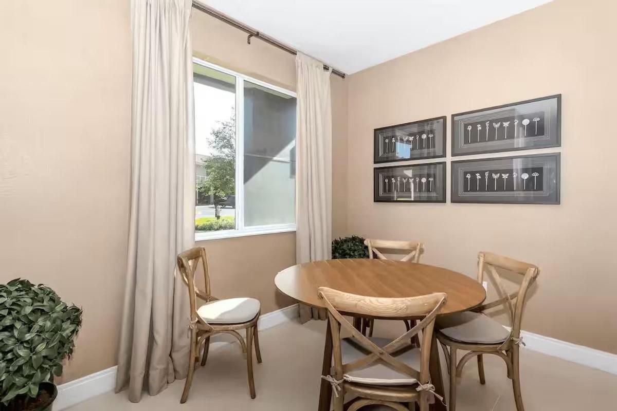 Magical & Spacious Minutes From Parks * Orlando