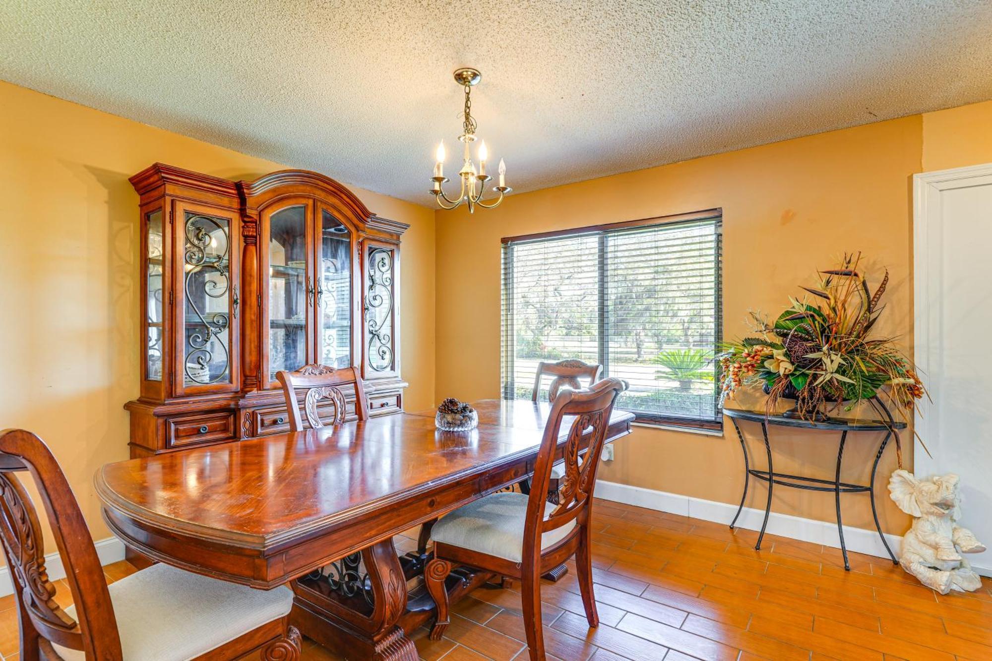 10 Mi To Universal With Screened Porch Holiday home Orlando