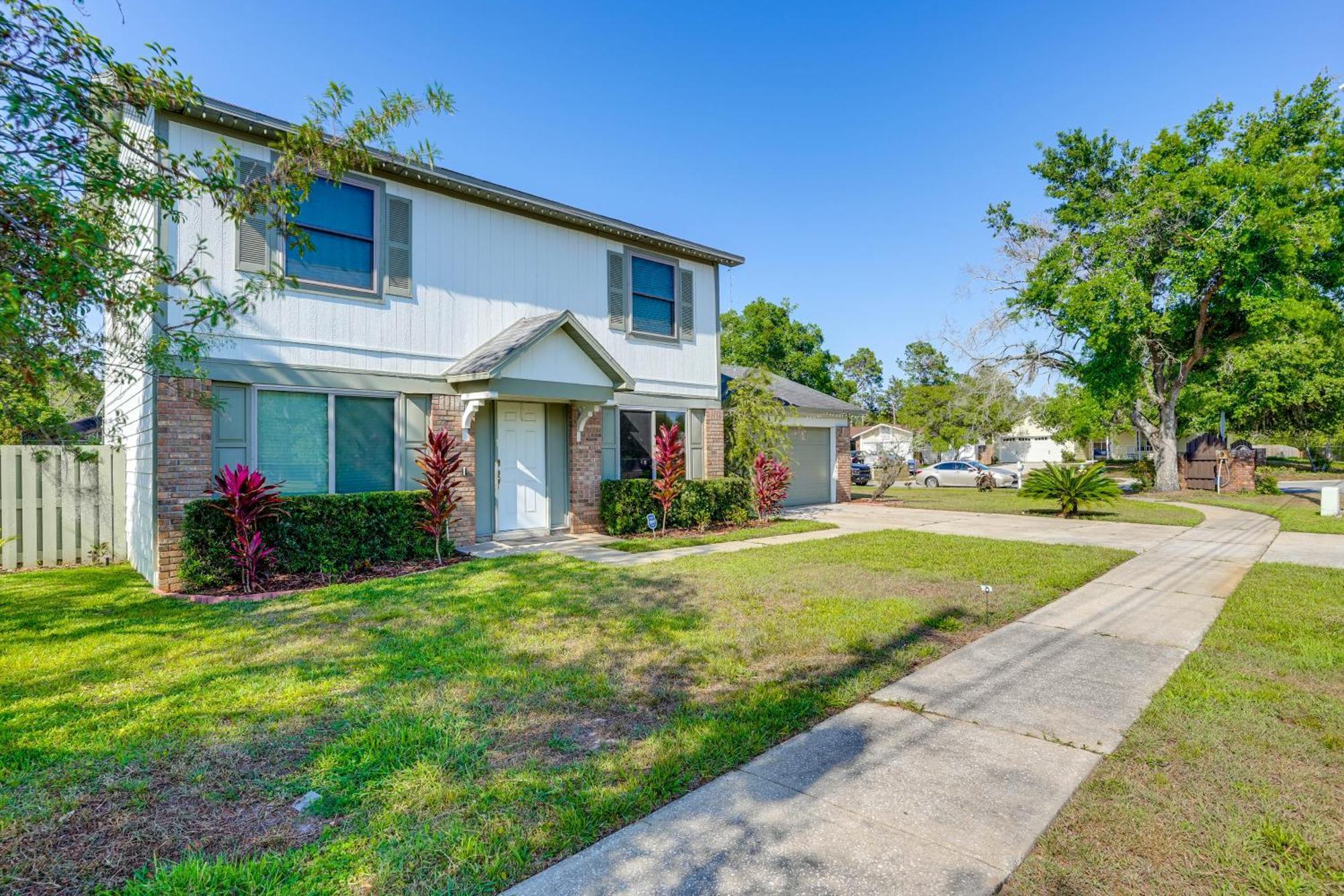 Holiday home 10 Mi To Universal With Screened Porch *