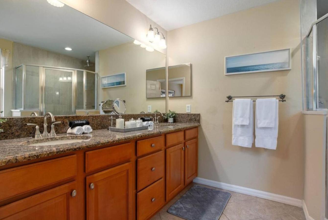 561) Large 3 Bedroom With King Bed Holiday home
