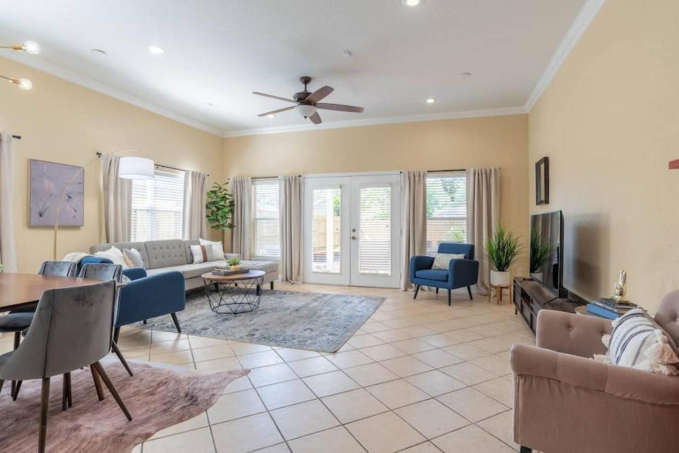 Holiday home 561) Large 3 Bedroom With King Bed