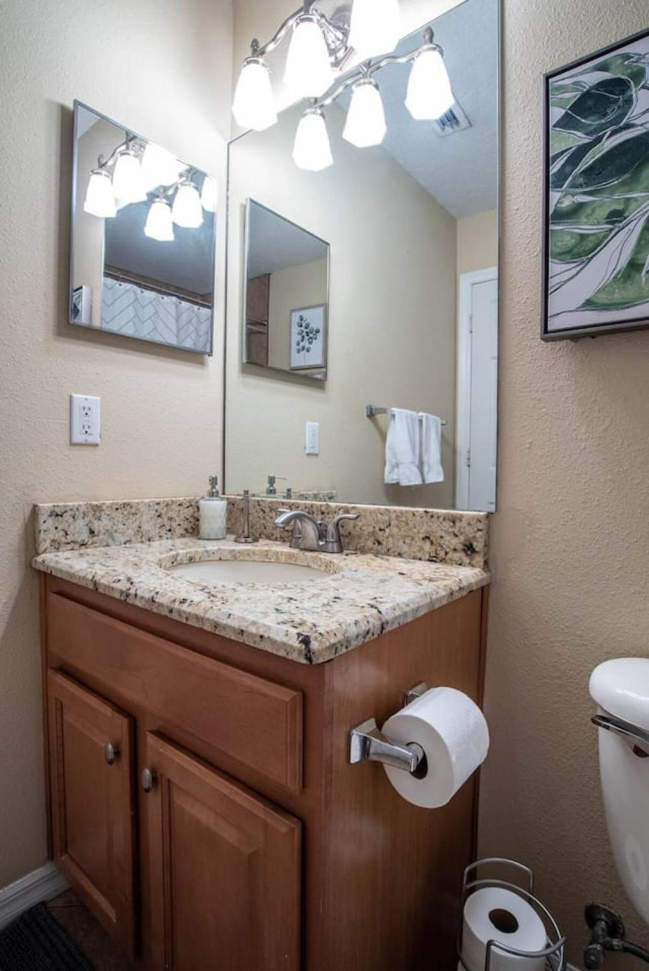 561) Large 3 Bedroom With King Bed Holiday home Orlando