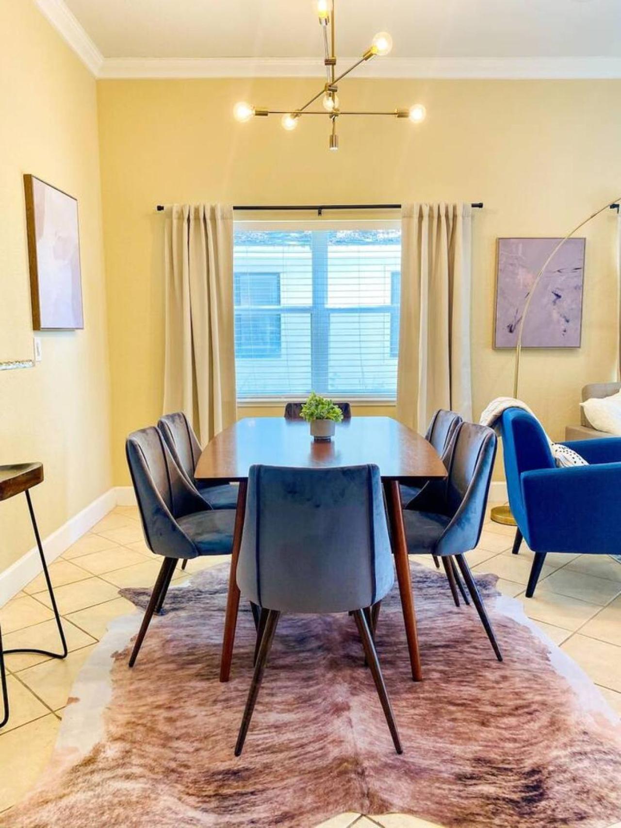 561) Large 3 Bedroom With King Bed Holiday home Orlando