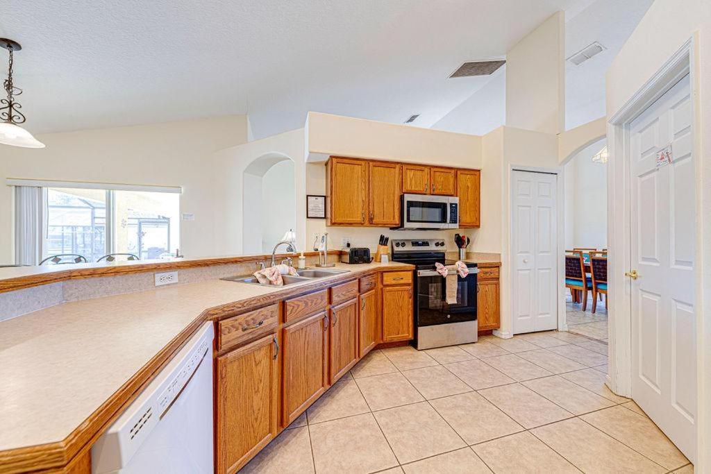 Villa Great Location With Conservation Views *