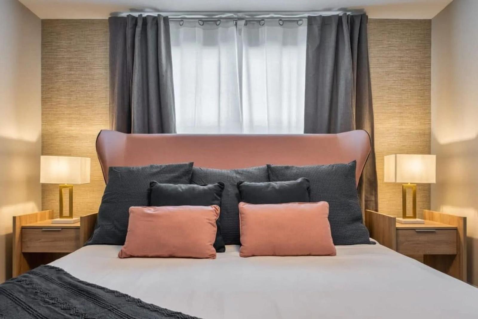 7961 Luxurious 4-suite With Private Pool 10 Minutes From Holiday home