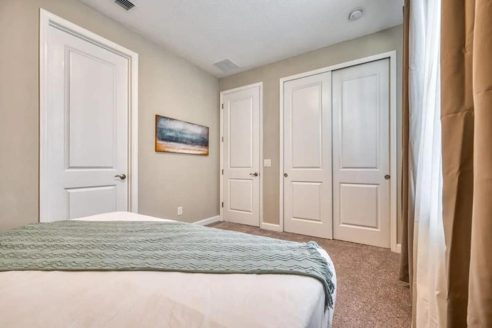 7961 Luxurious 4-suite With Private Pool 10 Minutes From